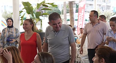 Mezitli Belediye Başkanı Tuncer, depremde ailesini kaybeden öğrencilerle moral etkinliğinde buluştu
