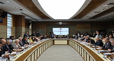Öğretmenlik Mesleği Kanunu Teklifi Komisyon'da.... CHP'li Özçağdaş: Bu kanun teklifinin bir amacı var, kendi ideolojinize uygun bulmadığınız öğretmeni elemek