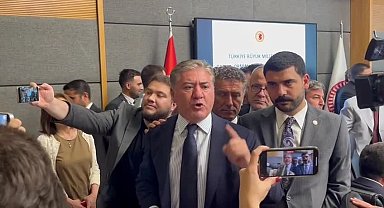 ''Ötanazi''' Yasa Teklif Komisyonda.. Tarım Komisyonu Başkanı Kirişci, gazetecileri salondan çıkartacağını söyledi. CHP’li Emir: “Sizi buradan dışarıya çıkartmaya kalktıklarında biz kendimizi siper edeceğiz”