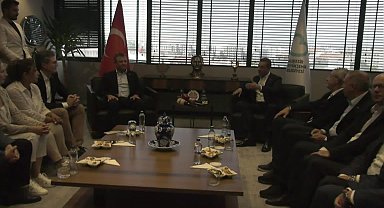 Özgür Özel, Balıkesir Büyükşehir Belediyesi'ni ziyaret etti... Özel: