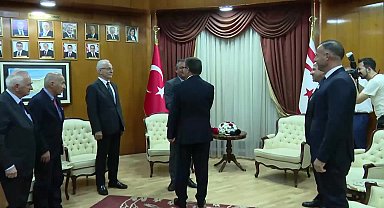 Özgür Özel KKTC'de, Başbakan Ünal Üstel'i ziyaret etti...