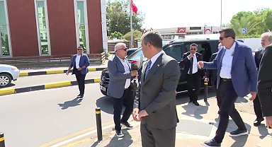 Özgür Özel, KKTC’de önceki Cumhurbaşkanları Mehmet Ali Talat ve Mustafa Akıncı’yı ziyaret etti