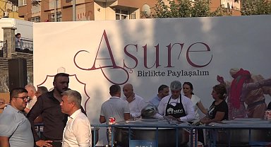 Şişli Belediye Başkanı Şahan’dan Aşure Lokması etkinliğinde “bağlama” sürprizi
