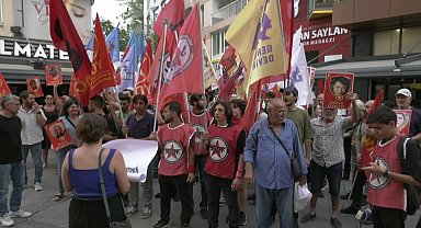 Suruç'taki İŞİD saldırısında yaşamını yitiren 33 kişi İzmir'de anıldı