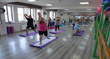 Tepebaşı’nda hem çocuklar hem yetişkinler yazı sporla geçiriyor 