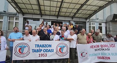 Trabzon'da sağlık çalışanlarına şiddet protesto edildi
