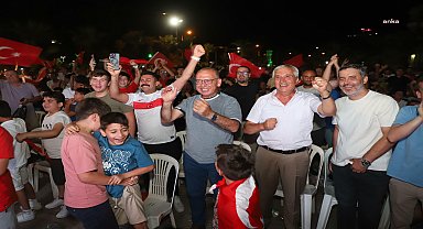 Turgutlu Belediyesi, milli maç için dev ekran kuruyor
