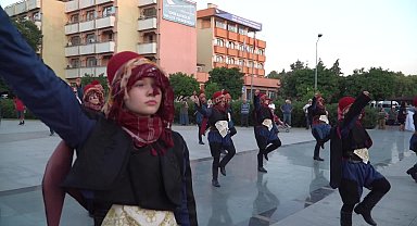 Uluslararası Türkiye Tiyatro Buluşması kapılarını açtı: Ödüller sahiplerini buldu Bekleyecek