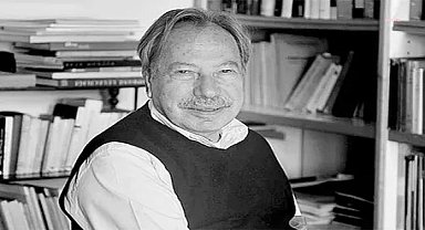 Ünlü edebiyatçı Ferit Edgü hayatını kaybetti 