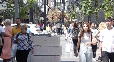 Yardıma muhtaç sayısı günbegün artarken vatandaşlar tepkili: Bana yardım vereceğine imkan versin. Niye dilenci gibi yardım almaya gideyim?