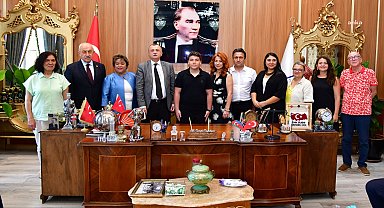 Yunusemre Belediye Başkanı Balaban, LGS Türkiye birincilerini ağırladı