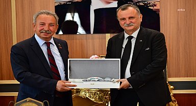 Yunusemre Belediye Başkanı Balaban, Salihli Belediye Başkanı Nurlu’yu ağırladı 