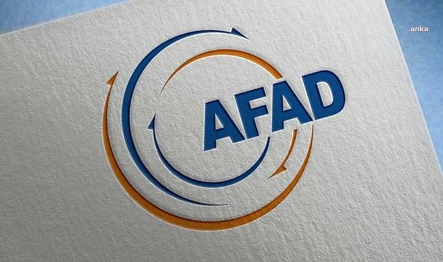 AFAD Türkiye’nin 5 ilinde süren yangınlardaki son durumu açıkladı