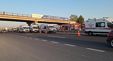 Ankara-Polatlı yolunda yolcu otobüsü köprüye çarptı: Çok sayıda yolcu yaralandı