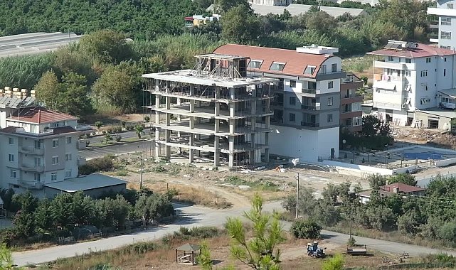 Antalya Büyükşehir'den Alanya Demirtaş’ta kanalizasyon hattı çalışması