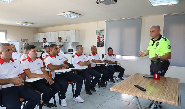 Antalya Büyükşehir’den toplu taşıma sürücülerine trafik eğitimi