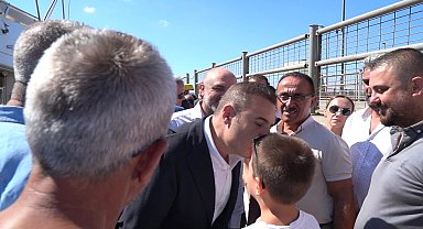 Balıkesir Büyükşehir Belediye Başkanı Akın, Marmara Adası'nda vatandaşlarla bir araya geldi