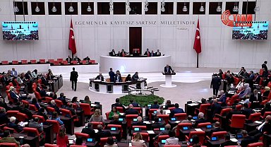 AKP'li Özalan, TİP'li Ahmet Şık'a saldırdı, DEM Partili Koçyiğit başından yaralandı