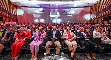 CHP 15. Olağan Kadın Kolları Kurultayı'nda seçim başladı... Asu Kaya ve Aylin Nazlıaka yarışıyor