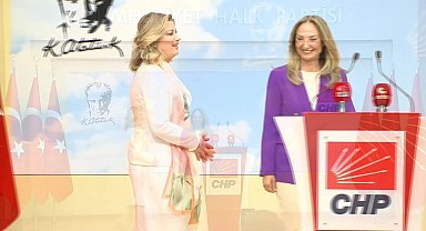 CHP Kadın Kolları'nda devir-teslim töreni... Asu Kaya: 