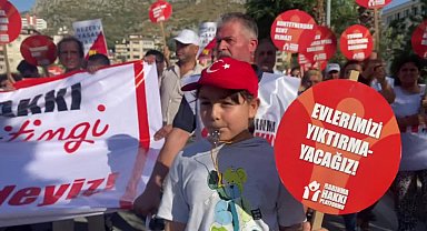 Depremzede yurttaşlar Hatay'da 