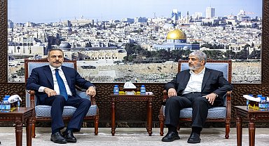 Dışişleri Bakanı Fidan, Doha'da Hamas Siyasi Büro Başkan Vekili Meşal’e taziyelerini iletti