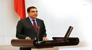 Erdoğan Toprak: Türkiye'yi yasakçı bir ülkeye dönüştürmek isteyen iktidarın çabaları sonuçsuz kalacak