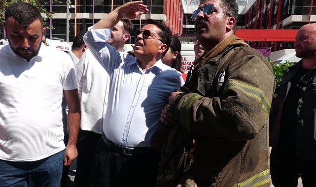 Esenyurt'ta 33 katlı sitedeki yangın... Belediye Başkanı Özer: