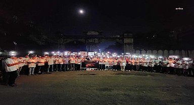 Hindistan'da kadın stajyer doktorun hastanede tecavüz edilerek öldürülmesinin ardından başlayan protestolar büyüyor