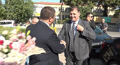 İzmir Büyükşehir Belediye Başkanı Tugay: Önceliğimiz temel belediyecilik hizmetleri olmalı