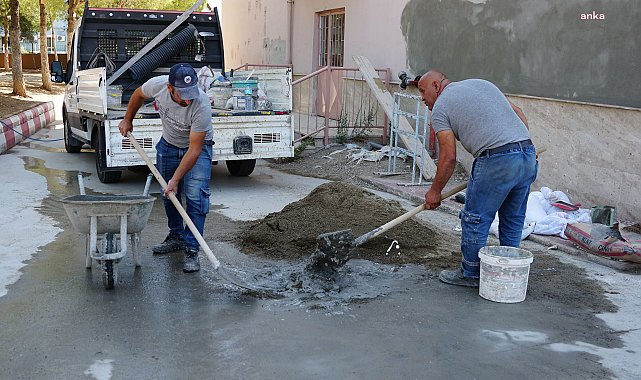 Kemalpaşa Belediyesi'nden 26 okula tadilat desteği