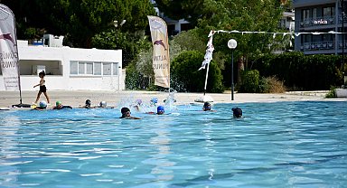 Kuşadası Belediye Spor'un yüzme kursları devam ediyor