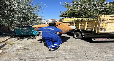 Lüleburgaz Belediyesi'nden yol kenarına bırakılan mobilyalara karşı çalışma