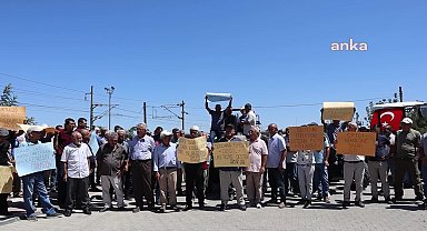 Malatya'da çiftçiler, TMO'nun kayısı taban fiyatını açıklamamasını protesto etti