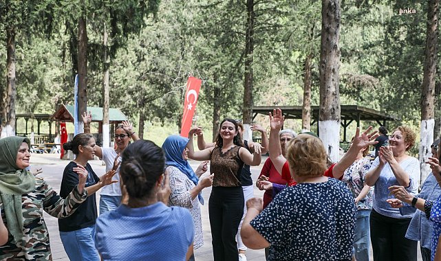 Manisa Büyükşehir ve Yunusemre Belediyeleri'nden kadınlar için Süreyya Parkı'nda renkli etkinlik