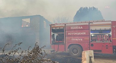 Manisa'nın Gördes ilçesinde çıkan orman yangını devam ediyor