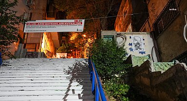 Merdivenlere resmedilen Filistin bayrağıyla ilgili Beyoğlu Belediyesi'nden açıklama