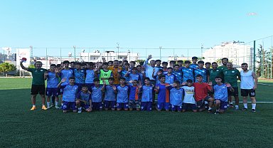Mersin Yenişehir Belediye Başkanı Özyiğit, şampiyon sporcularla buluştu