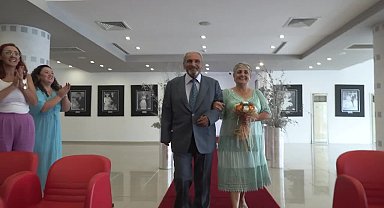 Muratpaşa Belediyesi’nin yaşlı evlerinde tanışan çift dünya evine girdi 