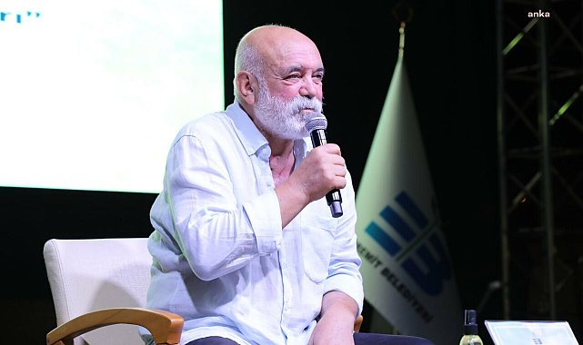 Oyuncu ve yazar Ercan Kesal, Edremit Kitap Fuarı’nda sevenleriyle bir araya geldi