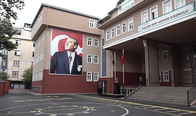 Şişli'de zil çalmadan okullar boyanıyor