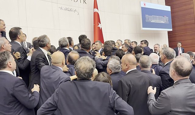 Siyasilerden TBMM Genel Kurulu'nda muhalefet milletvekillerine yönelik saldırıya tepki