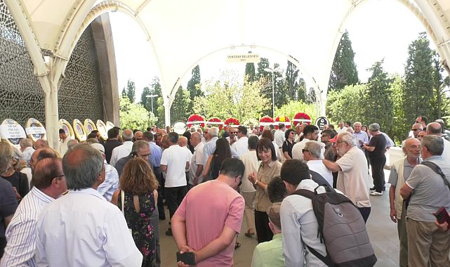 Tarık Ziya Ekinci için İstanbul'da cenaze töreni düzenlendi
