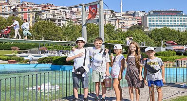 Ukraynalı çocuklar İstanbul'da: