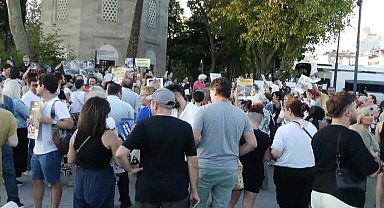 Yaşam hakkı savunucuları Beşiktaş’ta yaşam zinciri oluşturdu 