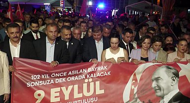 9 Eylül kurtuluş coşkusu Fener alayı ile taçlandı 