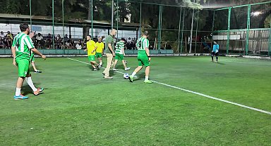 Bornova Belediye Başkanı Eşki gençlerle sahada buluştu