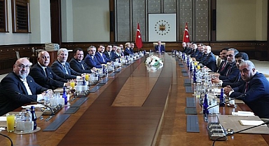 Cumhurbaşkanı Erdoğan, TFF Başkanı Hacıosmanoğlu ve yönetim kurulu üyelerini kabul etti