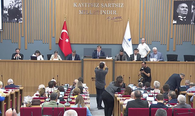 İzmir Büyükşehir Belediye Başkanı Tugay: Hiçbir yerden ölü balık getirildi demedim. Bu yalanı, iftirayı söyleyenler utanmalıdır