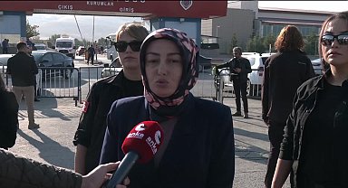  Ayşe Ateş: 